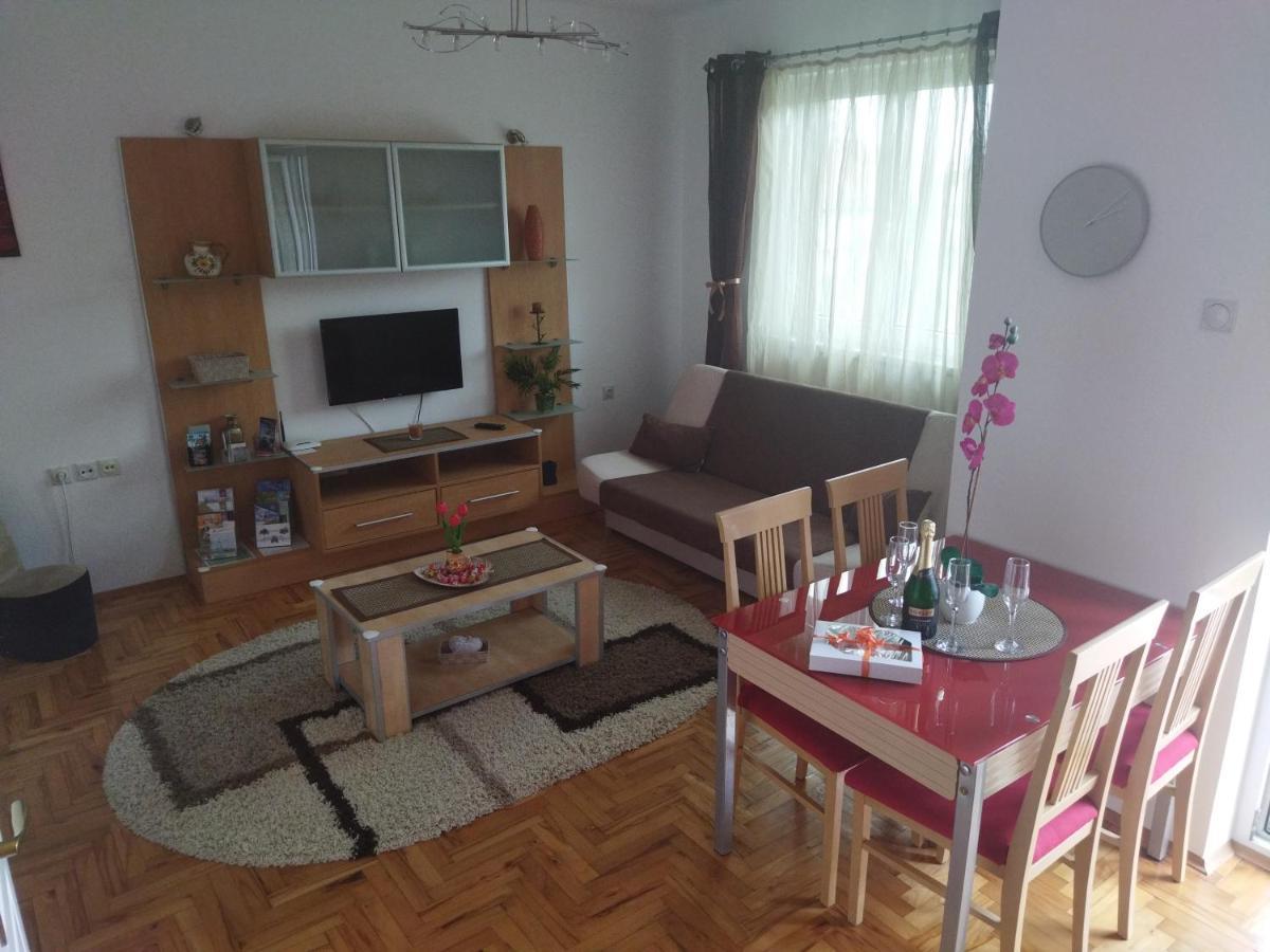 Dora Apartman Palić Exterior foto